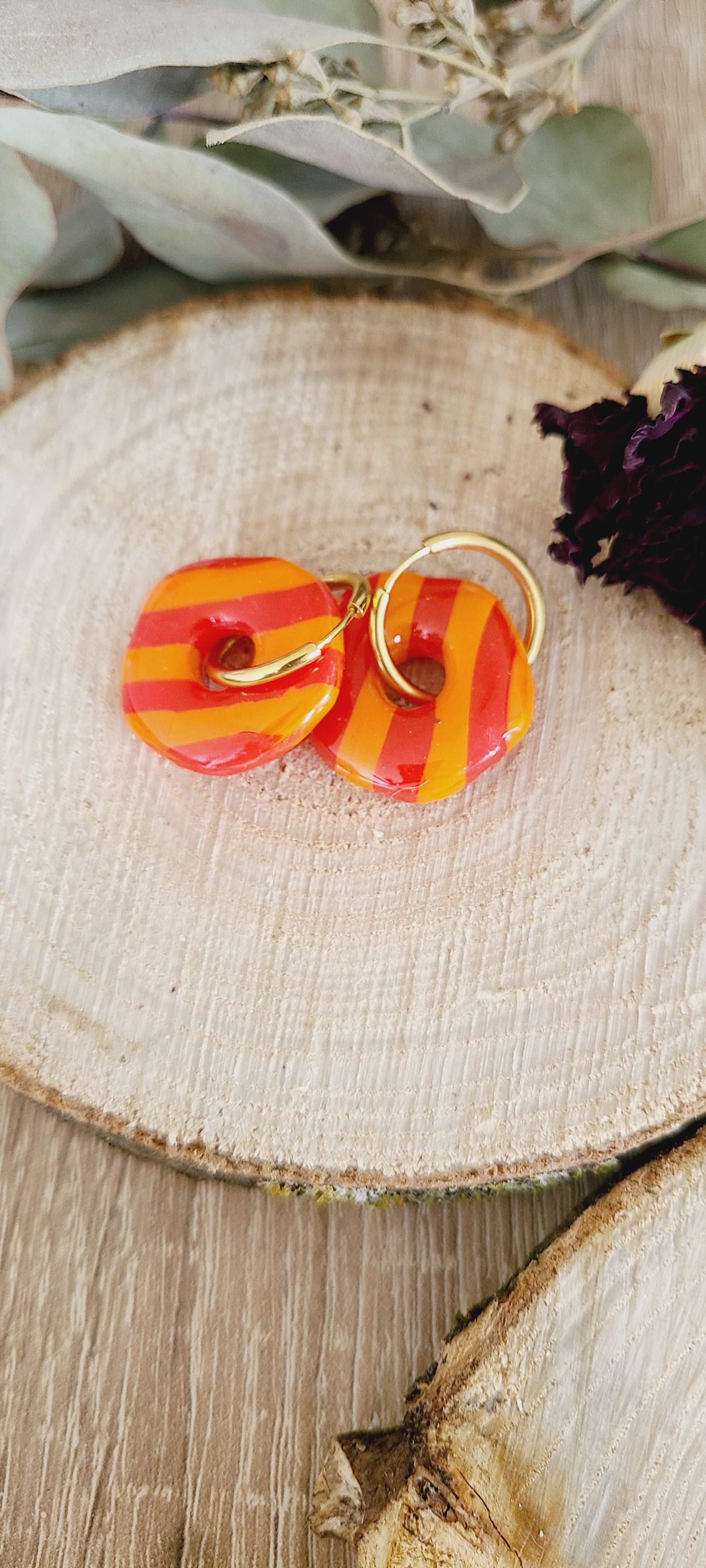 Galea avec rayure rouge et orange